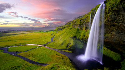 Seljalandsfoss waterfall
