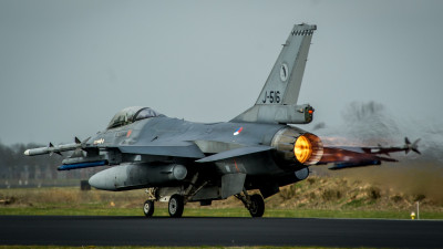 F 16 Fighting Falcon fighter aircraft