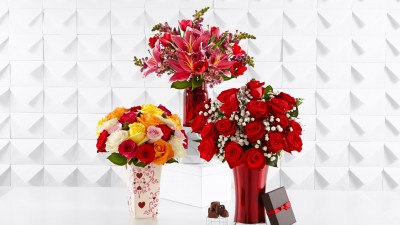Bouquets of roses, lilies and tulips