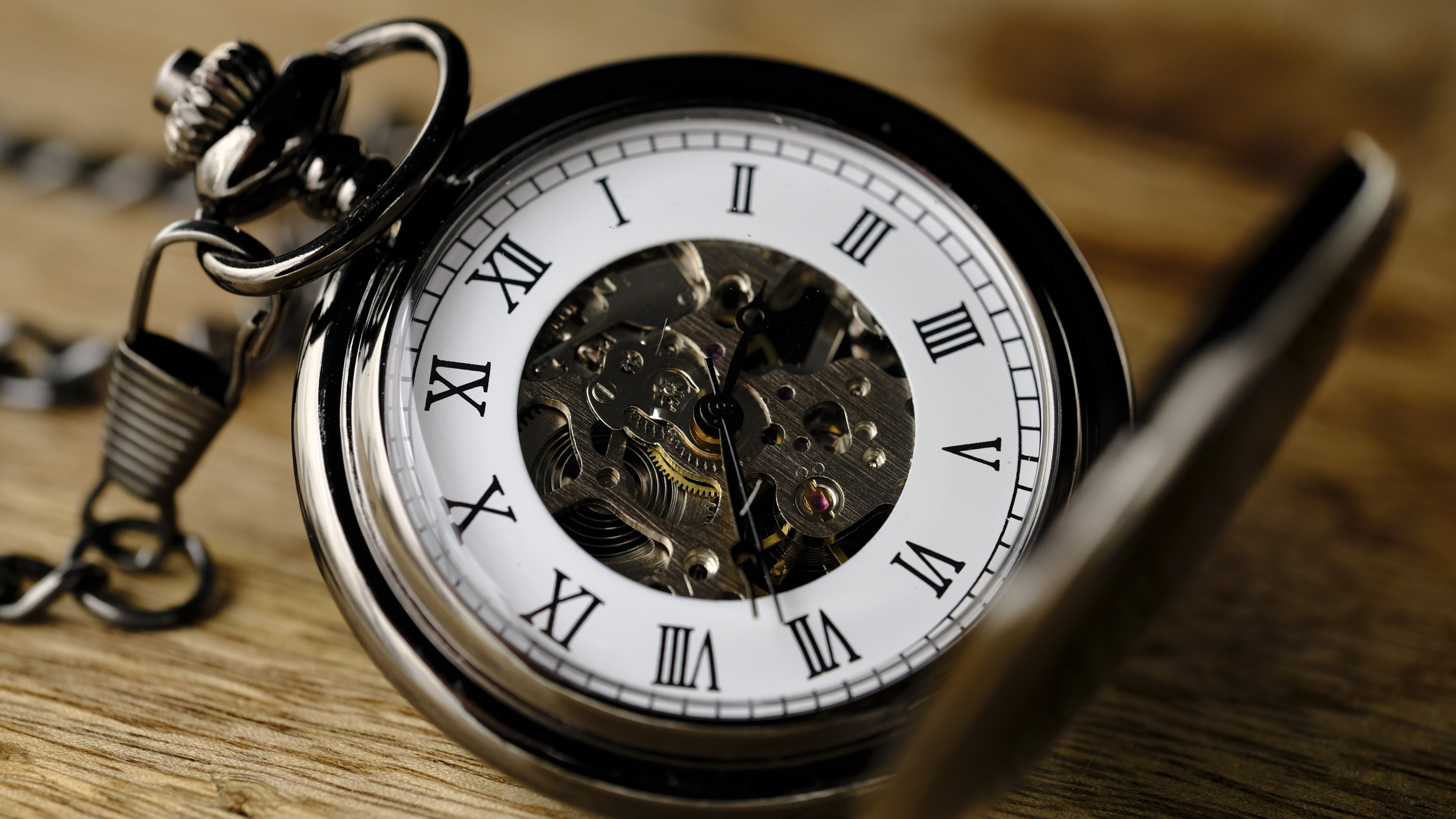 Pocket watch wallpaper 3840x2160